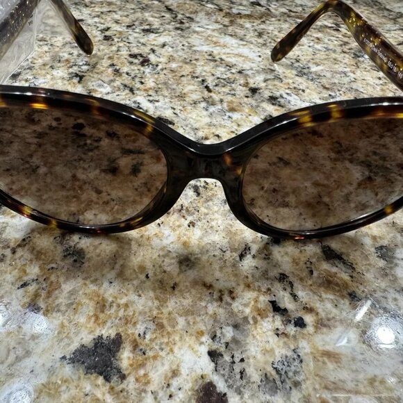 Coach HC8321 Dark Tortoise Sunglasses Brown Gradient Lens 55-18-140 - Picture 3 of 12